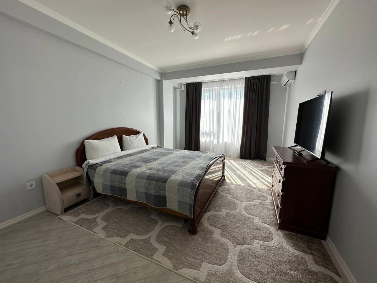Airport Apartments Taxi คีชีเนา ภายนอก รูปภาพ